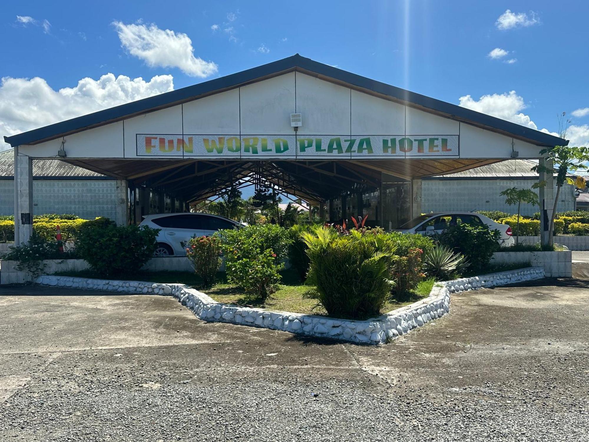 נאדי Funworld Plaza Hotel מראה חיצוני תמונה