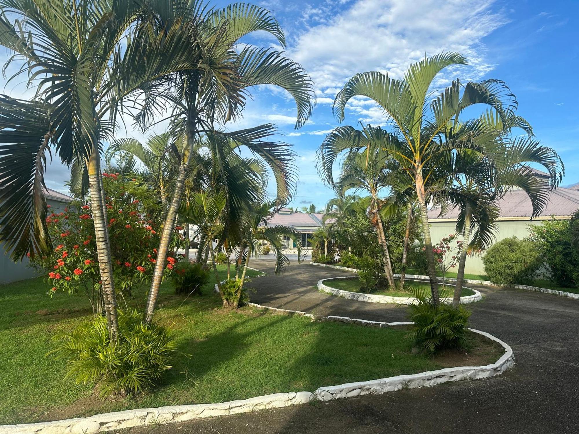 נאדי Funworld Plaza Hotel מראה חיצוני תמונה